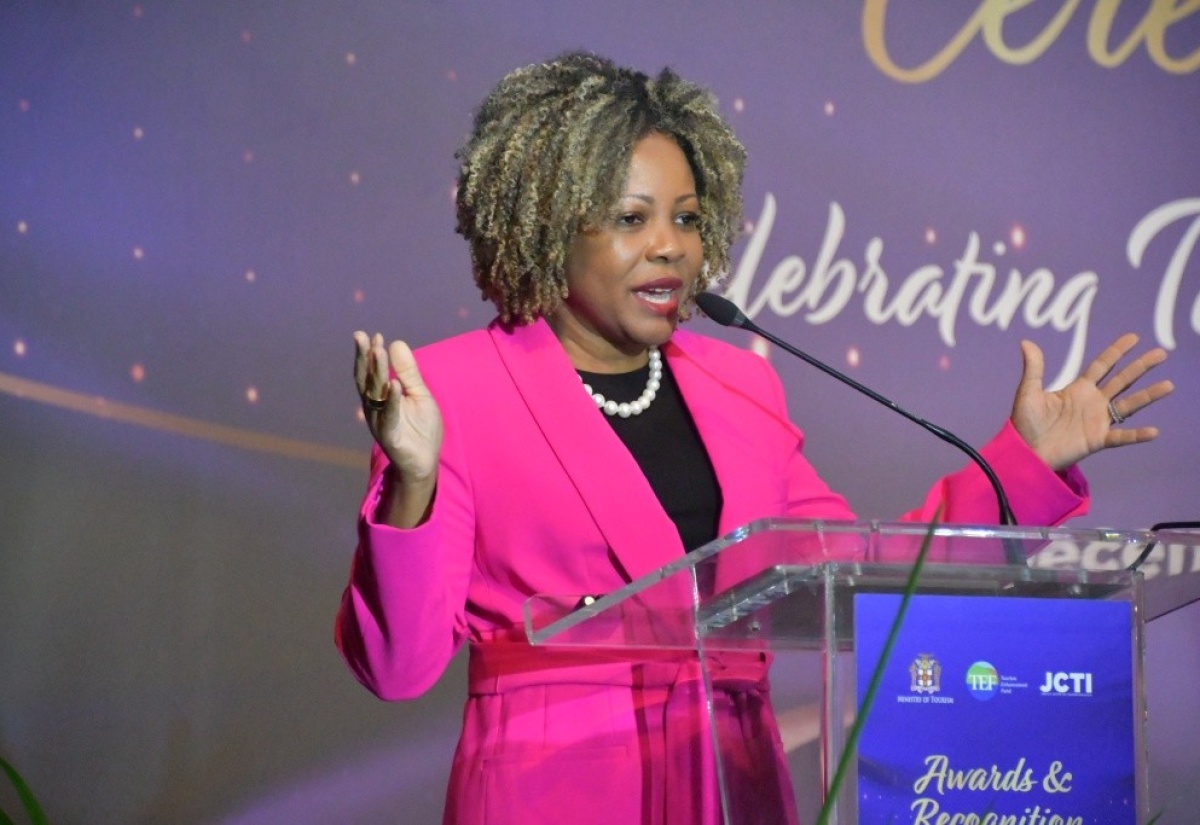 Education Minister Calls for National Push to Strengthen Literacy at Primary Level